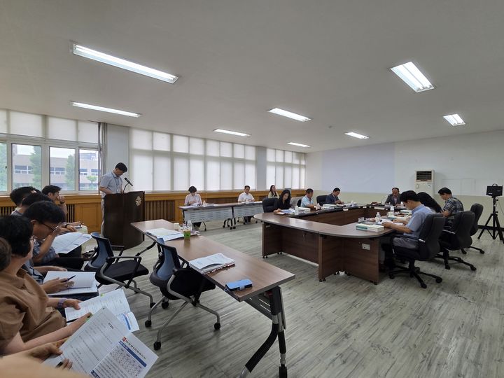 [대전=뉴시스] 대전자치경찰위원회는 11일 위원회 회의실에서 8월 1차 정기 회의를 열고 관계성 범죄를 사전에 차단하고 시민 불안을 해소하기 위한 '관계성 범죄 예방·대응체계 강화 대책'을 논의했다. (사진=대전자치경찰위원회 제공) 2025.08.12. photo@newsis.com *재판매 및 DB 금지