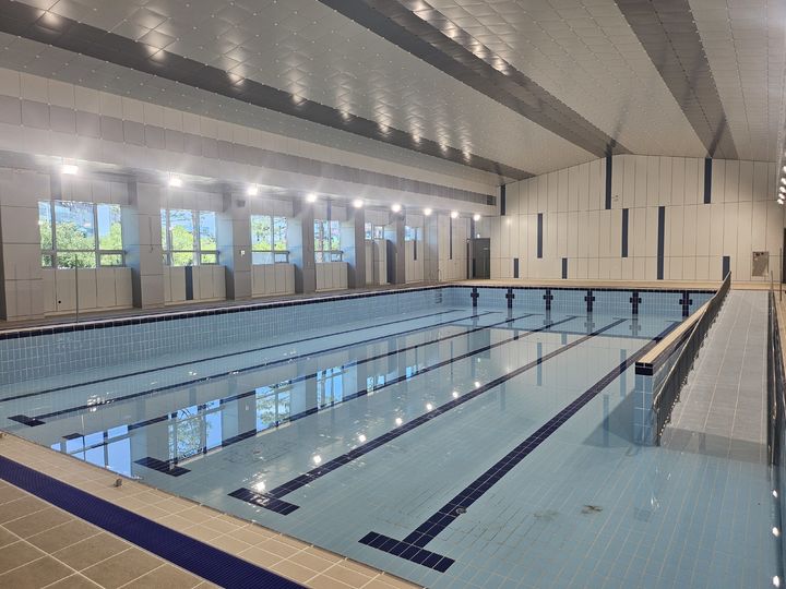 [대구=뉴시스] 탈바꿈된 대구 동구 아양스포츠센터 수영장. (사진=대구 동구 제공) 2025.08.12. photo@newsis.com *재판매 및 DB 금지