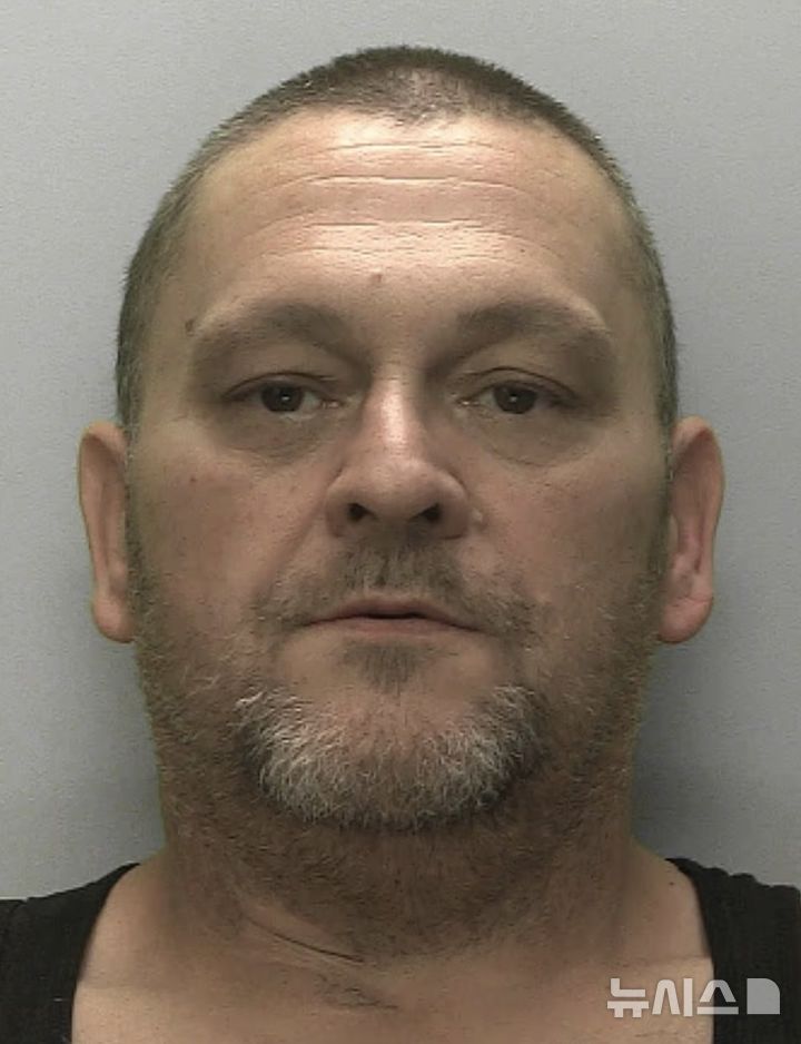 [뉴시스] 전 여자친구의 시신을 담요로 덮어 거실 소파 위에 둔 채 2년 넘게 생활한 제이미 스티븐스 (출처=BBC) 