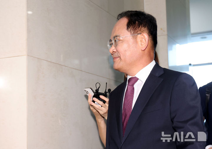 [서울=뉴시스] 홍효식 기자 = 임종득 국민의힘 의원이 12일 서울 서초구 순직해병 특검 사무실에 피의자 신분으로 출석하고 있다.직권남용 권리행사방해 혐의를 받고 있는 임 의원은 윤석열 정부 당시 국가안보실 2차장을 지낸바 있다. 2025.08.12. yesphoto@newsis.com