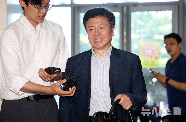 [서울=뉴시스] 홍효식 기자 = 12·3 비상계엄 당시 계엄 포고령을 문자로 공지한 전직 국방부 대변인과 합동참모본부 공보실장이 입건됐다. 사진은 전하규 전 국방부 대변인. 2026.08.13. yesphoto@newsis.com