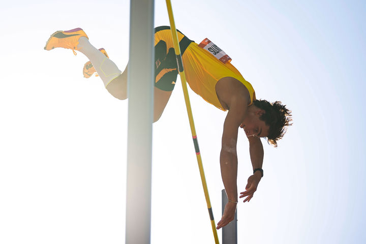 [부다페스트=AP/뉴시스]듀플랜티스, 남자 장대높이뛰기 세계신기록. 2025.08.12.