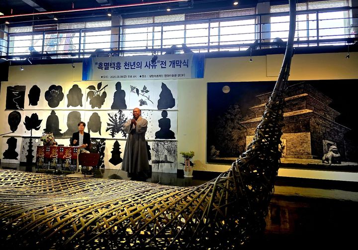 [정선=뉴시스] 강원 정선군 고한읍 삼탄아트마인에서 열리고 있는 전시와 함께하는 ‘자장아, 놀자’. (사진=정선군 제공) 2025.08.13. photo@newsis.com *재판매 및 DB 금지