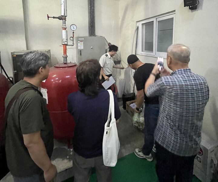 [대구=뉴시스] 대구달서소방서는 건축허가 후 20년이 지난 267개 노후아파트 단지에 대한 전수조사 중이다. (사진=대구달서소방서 제공) 2025.08.13. photo@newsis.com *재판매 및 DB 금지