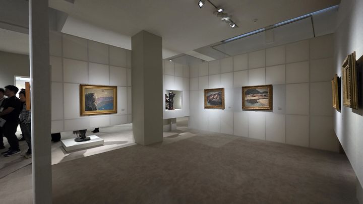 [사진=박현주 미술전문기자] 국립현대미술관, 광복 80주년 기념 '향수(鄕愁), 고향을 그리다' 전시 전경. 공간 속 공간으로 연출, 작가들의 이어지는 작품을 몰입하며 볼 수 있다. *재판매 및 DB 금지