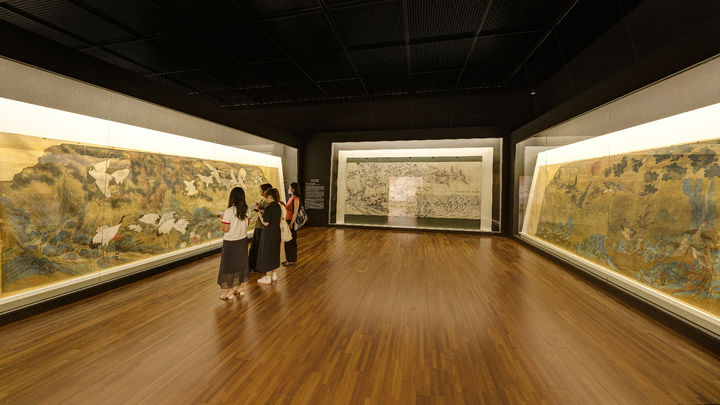 [서울=뉴시스] 특별전 '창덕궁의 근사한 벽화' 전시장 (사진=국가유산청 제공) 2025.08.13. photo@newsis.com *재판매 및 DB 금지