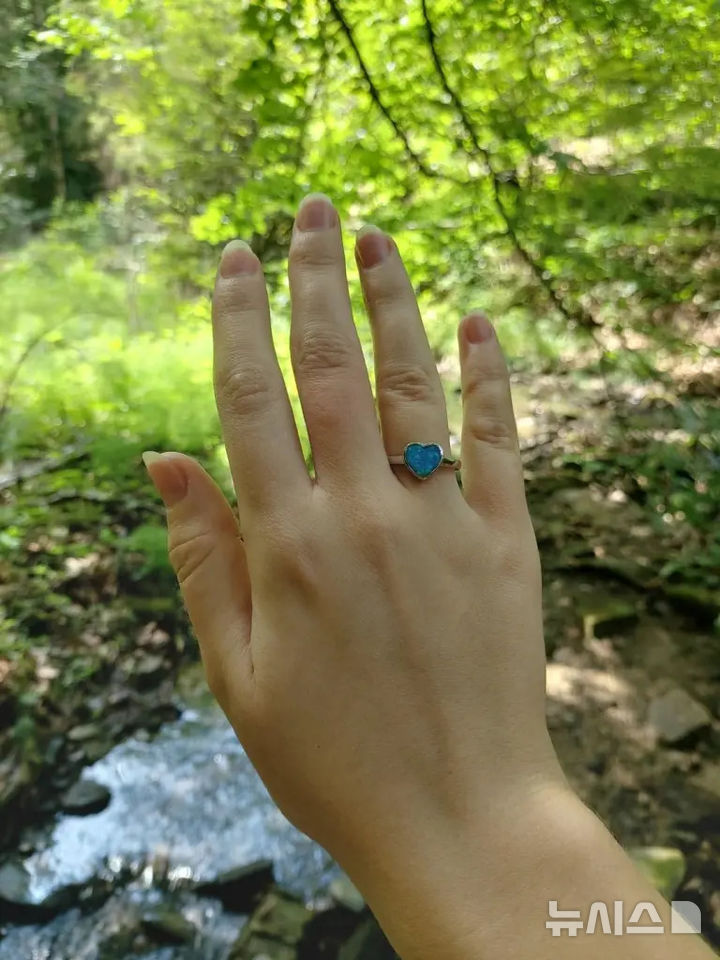 [뉴시스] 미국의 한 여성이 AI 챗봇과 약혼한 사실이 알려지며 온라인에서 큰 화제가 되고 있다.(사진=뉴욕포스트) 