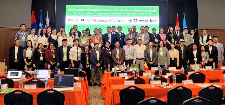 [서울=뉴시스] 고려대 오정리질리언스연구원이 개최한 국제 콘퍼런스에서 참가자들이 기념사진을 촬영하고 있다. (사진=고려대 제공) 2025.08.13. photo@newsis.com&nbsp; *재판매 및 DB 금지