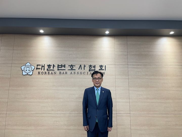[서울=뉴시스] 이임성(63·사법연수원 21기) 변호사가 신임 법조윤리협의회 위원장으로 선출됐다. (사진=법조윤리협의회 제공) 2025.08.13. *재판매 및 DB 금지