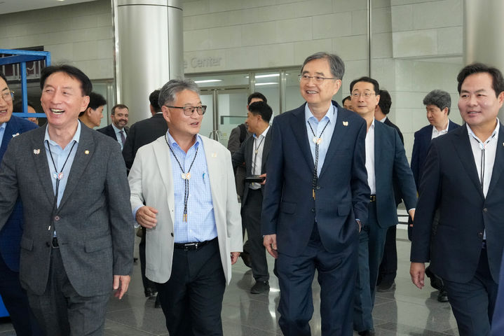 조현, 美대사대리와 경주 방문…APEC 준비 상황 점검