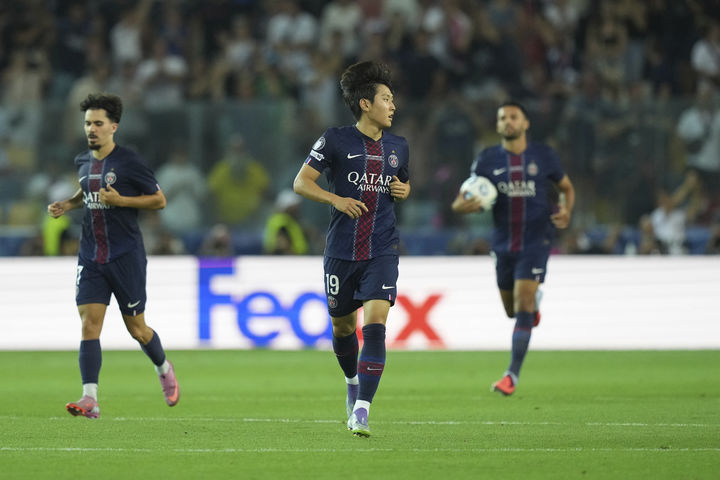 [우디네=AP/뉴시스] 프랑스 프로축구 리그1 파리 생제르맹(PSG)의 이강인. 2025.08.13.
