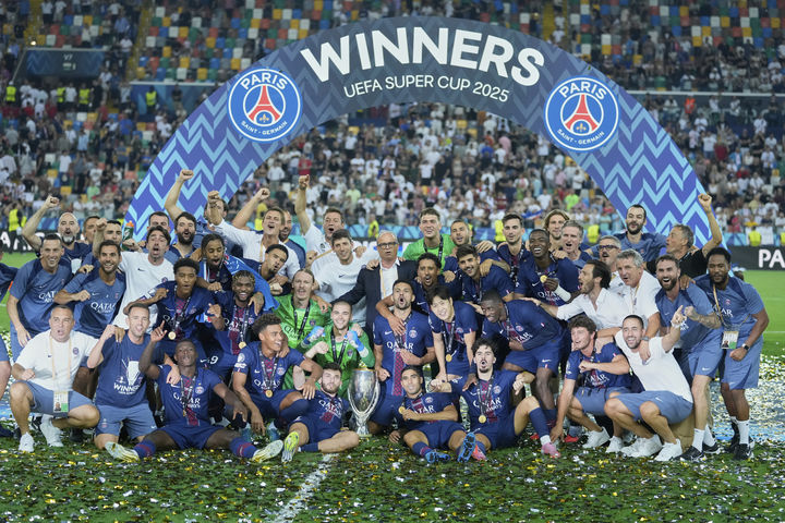 [우디네=AP/뉴시스] 프랑스 프로축구 리그1 파리 생제르맹(PSG) 선수단. 2025.08.13.