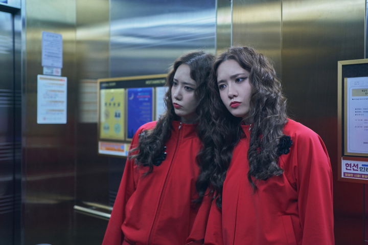 윤아 '악마가 이사왔다' 개봉일 2위…우울한 흥행 전망