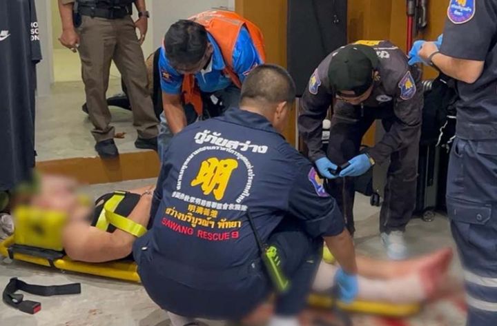 [서울=뉴시스] 20대 한국 남성이 전 여자친구를 쫓아 태국 파타야까지 간 뒤 현지의 가게 문을 부수고 난동을 부리는 일이 벌어졌다. (사진 = 파타야메일 캡처) 2025.08.14. *재판매 및 DB 금지