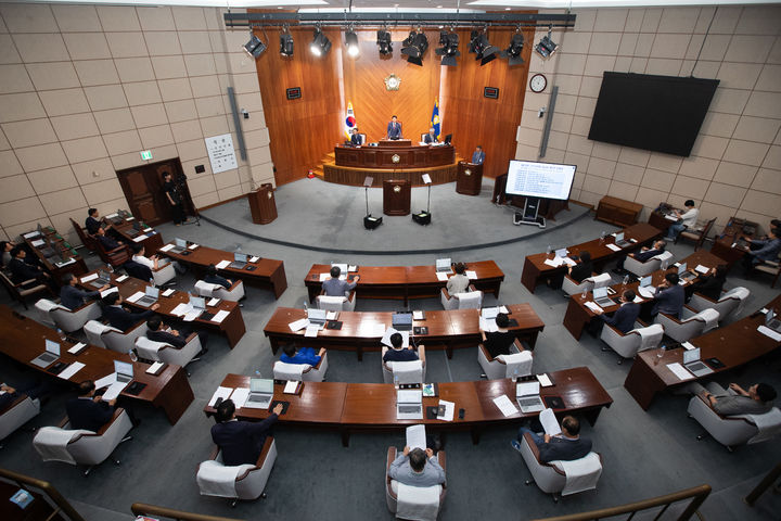  *재판매 및 DB 금지