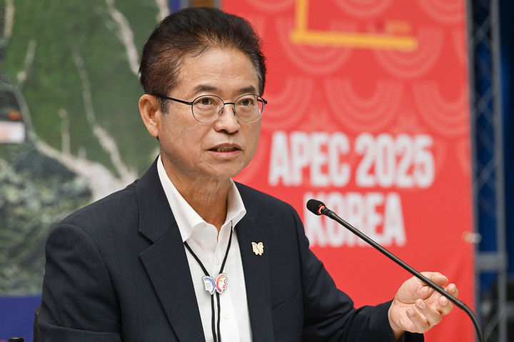 [안동=뉴시스] '2025년 APEC 정상회의 추진 상황 보고회' 에서 이철우 경북지사가 발언하고 있다. (사진=경북도 제공) 2025.08.14. photo@newsis.com *재판매 및 DB 금지