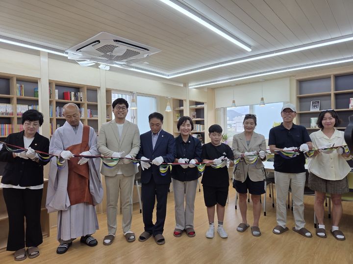 [거창=뉴시스] 거창군 하반기 선도자 목공체험교실 운영 (사진=거창군 제공) 2025. 08. 14. photo@newsis.com *재판매 및 DB 금지