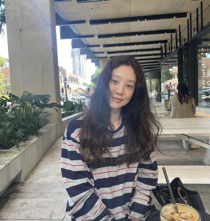 [서울=뉴시스] 배우 정려원. (사진=정려원 인스타그램 캡처) 2025.08.14. photo@newsis.com *재판매 및 DB 금지