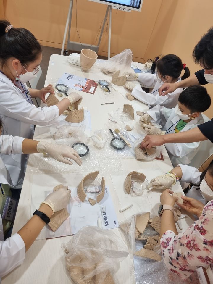 [서울=뉴시스] 대교에듀캠프 드림멘토의 경계선 지능 아동·청소년 지원 사업 (사진=대교그룹 제공) 2025.08.18. photo@newsis.com *재판매 및 DB 금지