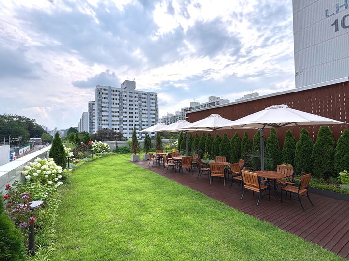 [서울=뉴시스] 노원구 월계도서관 옥상정원 조성 후. 2025.08.15. (사진=서울시 제공) *재판매 및 DB 금지