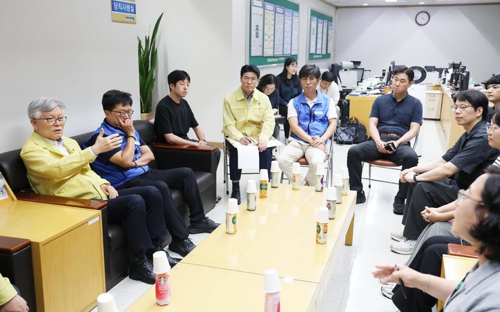 인사처, 76년 만에 '공무원 당직 개편' 부서에 특별포상 - 뉴스 썸네일 이미지