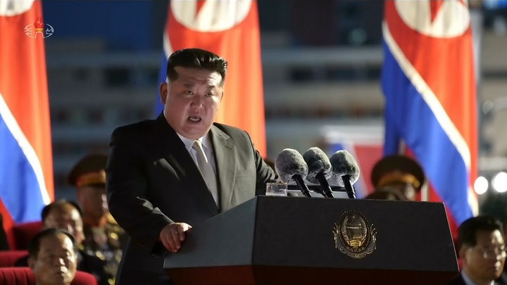 [서울=뉴시스] 북한 조선중앙TV는 북한이 '조국해방의 날'로 부르는 광복절을 맞아 김정은 북한 국무위원장이 지난 14일 평양 개선문광장에서 열린 '조국해방 80돌 경축대회'에 참석해 연설했다고 15일 보도했다. (출처=조선중앙TV 캡쳐) 2025.08.15. photo@newsis.com *재판매 및 DB 금지