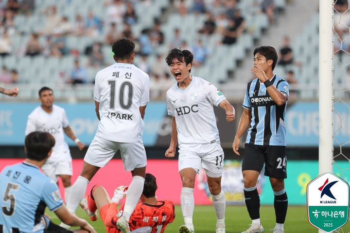 [서울=뉴시스] 프로축구 K리그2 부산 아이파크의 전성진. (사진=한국프로축구연맹 제공) *재판매 및 DB 금지