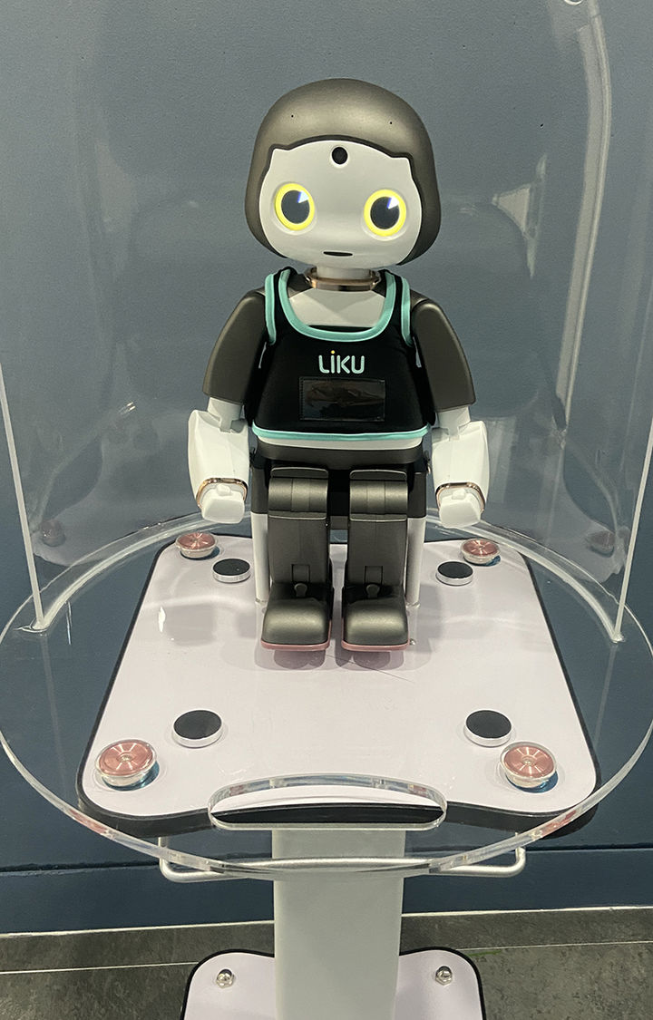 정선군 평생학습관의 문해교육 현장에 운영 중인 교육 로봇 '리쿠'모습.(사진=정선군 제공) *재판매 및 DB 금지