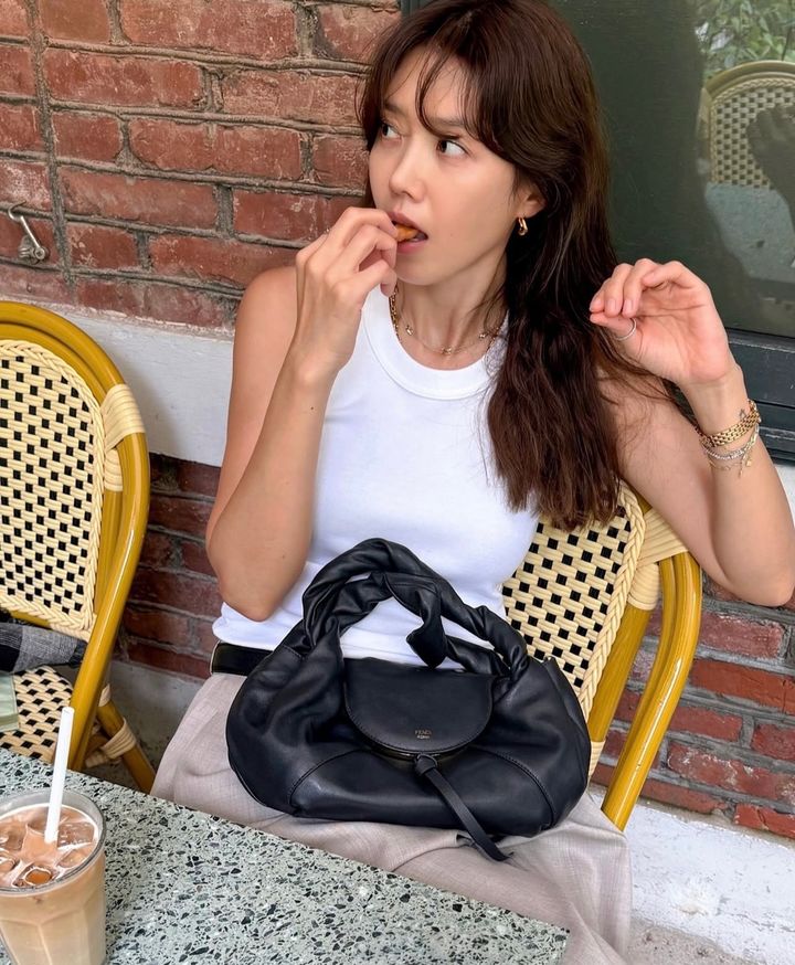 [서울=뉴시스] 배우 채정안. (사진=채정안 인스타그램 캡처) 2025.08.18. photo@newsis.com *재판매 및 DB 금지