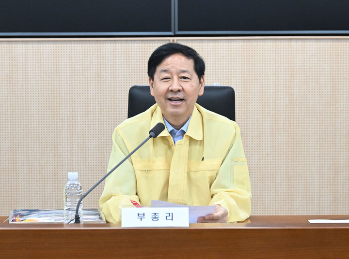 [세종=뉴시스] 구윤철 경제부총리 겸 기획재정부 장관이 18일 정부세종청사에서 기획재정부의 일하는 방식 및 조직문화 개선을 위한 직원들의 모임인 '체인저스'와의 오찬간담회에서 모두발언을 하고 있다. (사진=기재부 제공) 2025.08.18. photo@newsis.com *재판매 및 DB 금지