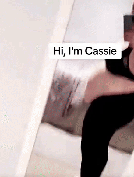 [뉴시스] 캐시는 소셜미디어를 통해 아이들을 ‘무게’로 활용해 운동하는 영상 등 체중 감량 과정을 공유하며 화제를 모았다. (사진=페이스북 제공 @Cassie Morrison) *재판매 및 DB 금지