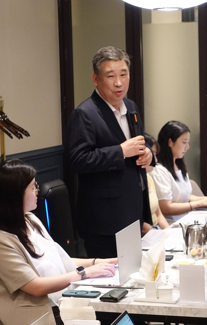 [서울=뉴시스] 최승재 중소기업 옴부즈만이 취임 1주년 기자회견에서 발언하고 있다. (사진=중소기업 옴부즈만 제공) 2025.08.18. photo@newsis.com *재판매 및 DB 금지