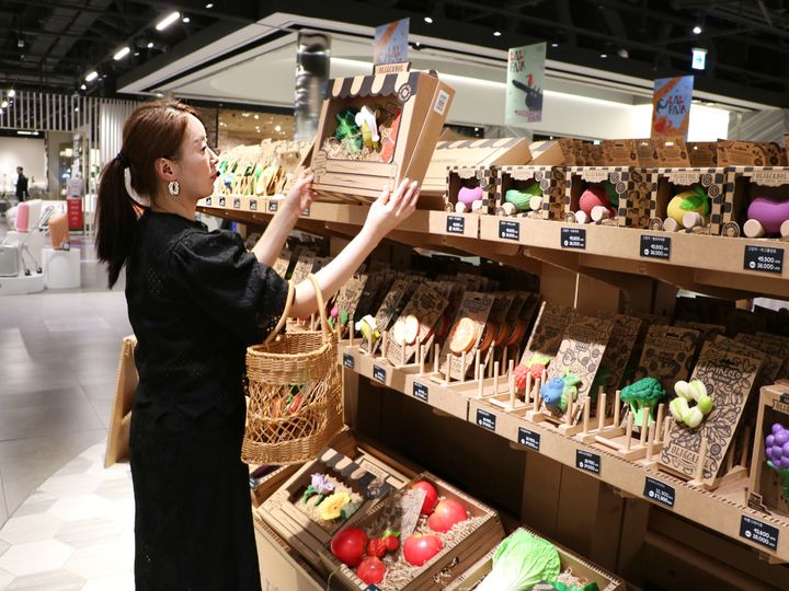 [대구=뉴시스] 대구 신세계백화점은 '올리앤캐롤' 팝업 행사를 진행한다. (사진 = 대구 신세계백화점 제공) 2025.08.18. photo@newsis.com *재판매 및 DB 금지