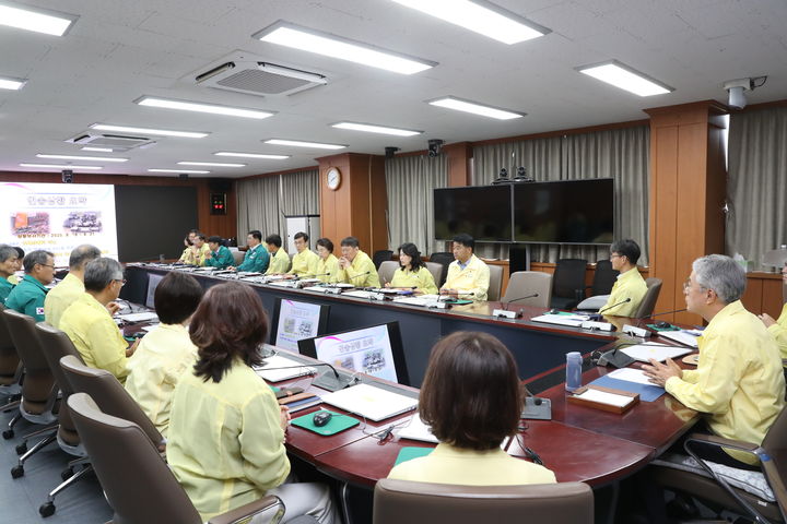 [창원=뉴시스]2025년 '을지연습' 교육감 주관 비상대책회의.(사진=경남교육청 제공) 2025.08.18.photo@newsis.com *재판매 및 DB 금지