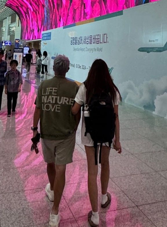 [서울=뉴시스] 가수 윤종신이 훌쩍 큰 딸과 근황을 공개했다. (사진=윤종신 인스타그램 캡처) 2025.08.18. photo@newsis.com *재판매 및 DB 금지