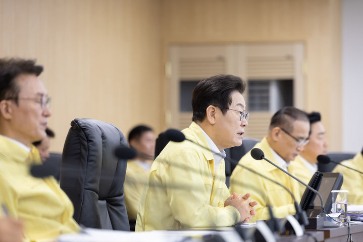 [서울=뉴시스] 이재명 대통령이 18일 서울 용산 대통령실 청사에서 을지국가안전보장회의(NSC)를 주재하고 있다. (사진=대통령실 제공) 2025.08.18. photo@newsis.com *재판매 및 DB 금지