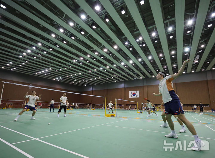 [진천=뉴시스] 배훈식 기자 = 대한민국 배드민턴 대표 선수들이 18일 오후 충북 진천군 국가대표선수촌에서 훈련을 하고 있다.&nbsp; 2025.08.18. dahora83@newsis.com