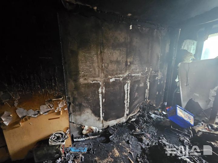 [동두천=뉴시스] 화재 현장. (사진=경기도북부소방재난본부 제공) 2025.08.19 photo@newsis.com