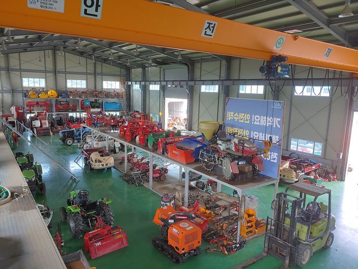 [창원=뉴시스] 강경국 기자 = 경남 창원시 농기계 임대사업소. (사진=창원시청 제공). 2025.08.19. photo@newsis.com *재판매 및 DB 금지