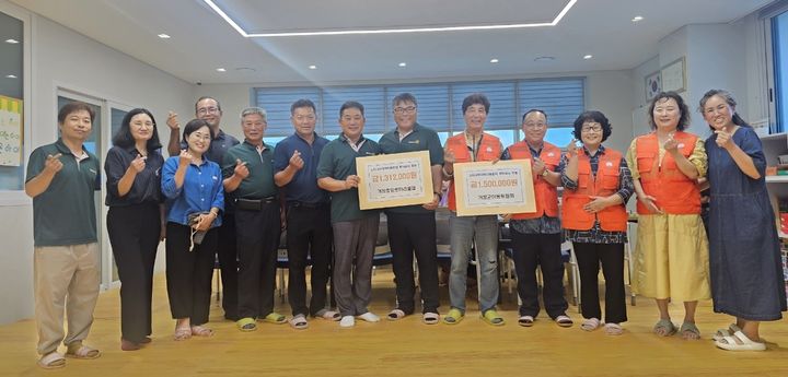 [거창=뉴시스] 거창군 아동위원회·중앙로타리클럽 아동 안전을 위한 후원 (사진=거창군 제공) 2025. 08. 19. photo@newsis.com&nbsp; *재판매 및 DB 금지