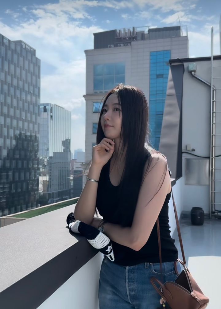 [서울=뉴시스] 배우 김사랑. (사진=김사랑 인스타그램 캡처) 2025.08.19. photo@newsis.com *재판매 및 DB 금지