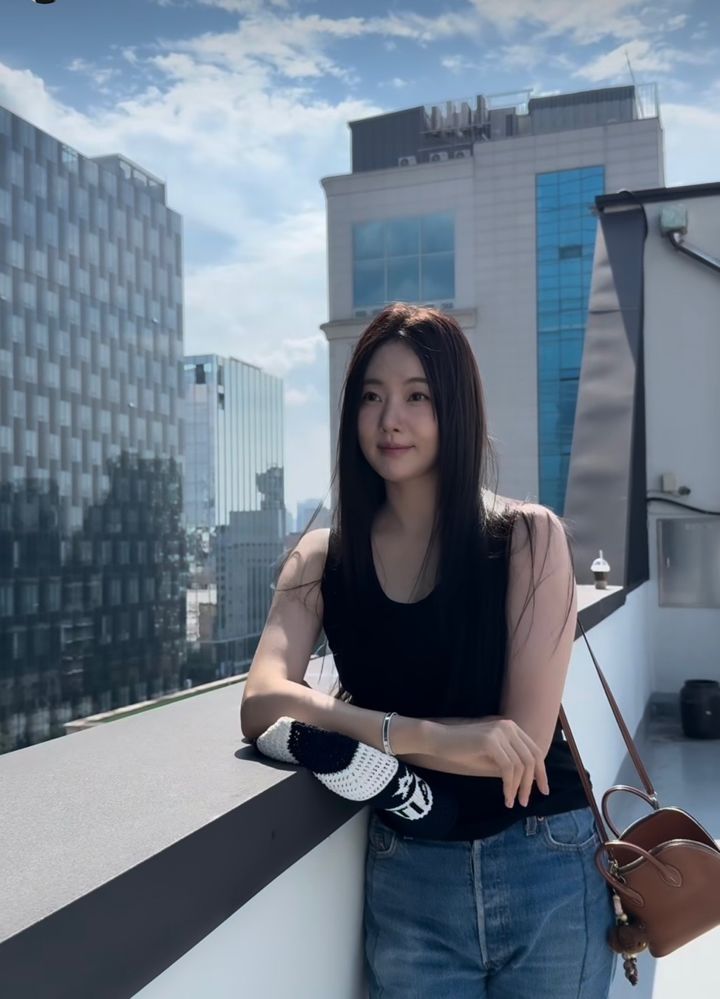 [서울=뉴시스] 배우 김사랑. (사진=김사랑 인스타그램 캡처) 2025.08.19. photo@newsis.com *재판매 및 DB 금지