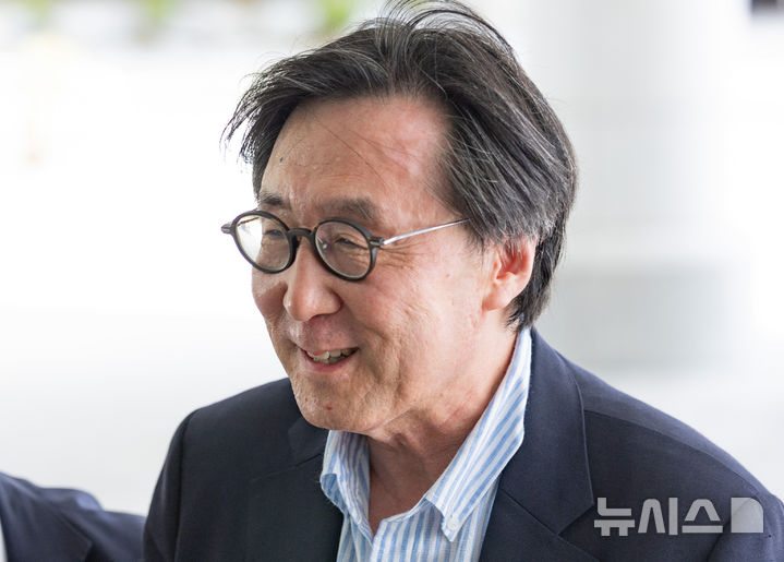 [서울=뉴시스] 황준선 기자 = 장호진 전 대통령실 외교안보특별보좌관이 지난달 19일 오후 서울 서초구 서울고등검찰청에 마련된 조은석 내란특검 사무실로 조사를 받기 위해 출석하고 있다. 2025.08.19. hwang@newsis.com