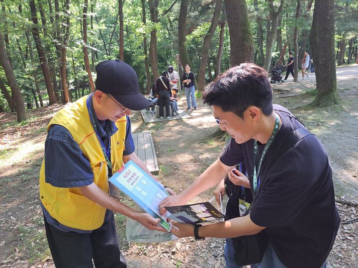 [서울=뉴시스] 2025년 상반기 '왕릉팔(八)경' - 정조 원행길 행사(화성 융릉과 건릉) (사진=국가유산청 제공) 2025.08.20. photo@newsis.com *재판매 및 DB 금지