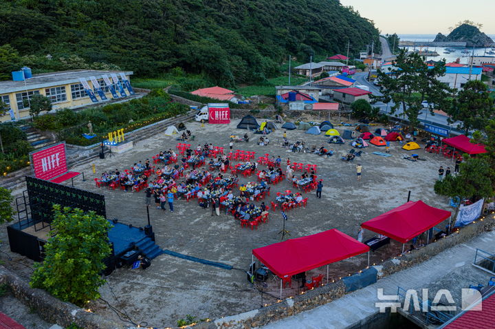 [신안=뉴시스] 제1회 흑산 섬 영화제. *재판매 및 DB 금지