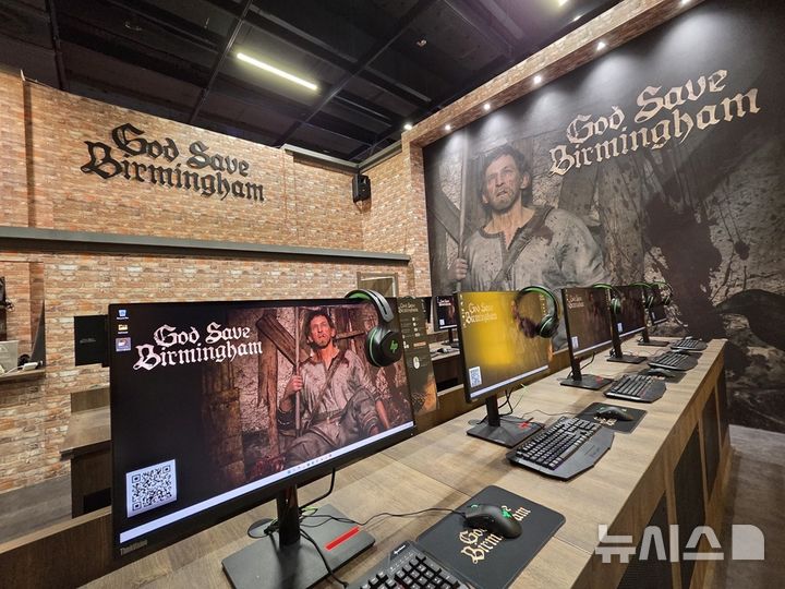 [서울=뉴시스] 카카오게임즈는 자회사 오션드라이브 스튜디오가 개발 중인 글로벌 신작 '갓 세이브 버밍엄'을 20일부터 독일 쾰른에서 열리는 게임스컴 2025에서 선보인다고 밝혔다. (사진=카카오게임즈 제공)