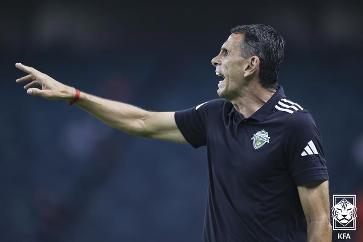 [서울=뉴시스]K리그1 전북 포옛 감독. (사진=대한축구협회 제공)