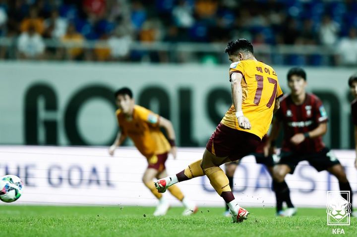 [서울=뉴시스]광주와 부천의 코리아컵 준결승 1차전. (사진=대한축구협회 제공)