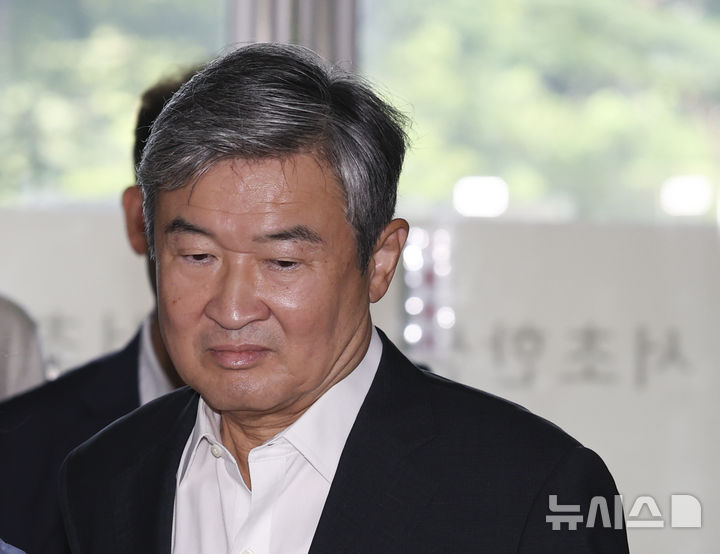 [서울=뉴시스] 김근수 기자 = 조태용 전 국가정보원장이 20일 서울 서초구 순직해병 특검팀(이명현 특별검사) 사무실에 조사를 받기위해 출석하고 있다. 2025.08.20. ks@newsis.com