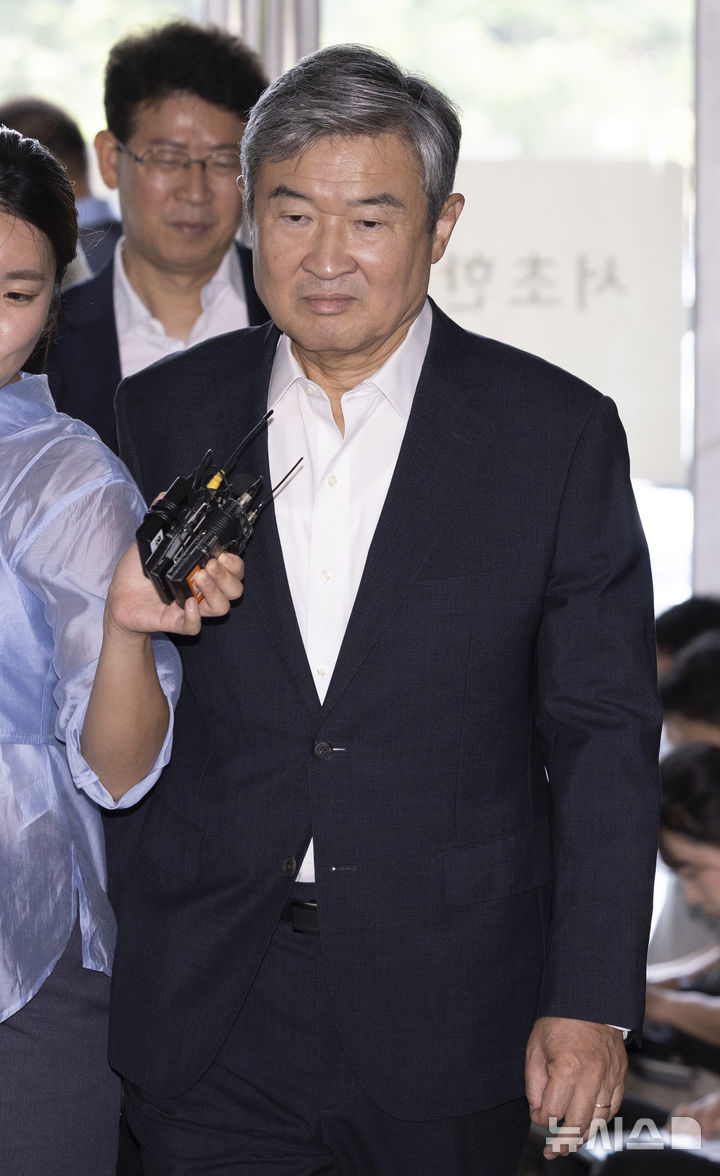 [서울=뉴시스] 김근수 기자 = 조태용 전 국가정보원장이 20일 서울 서초구 순직해병 특검팀(이명현 특별검사) 사무실에 조사를 받기위해 출석하고 있다. 2025.08.20. ks@newsis.com